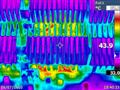 Thermal closeup of output devices running full power into 4R. Note the transistors (red) are significantly hotter than the heatsinks themselves, partly due to poor thermal contact of the push-fit system.